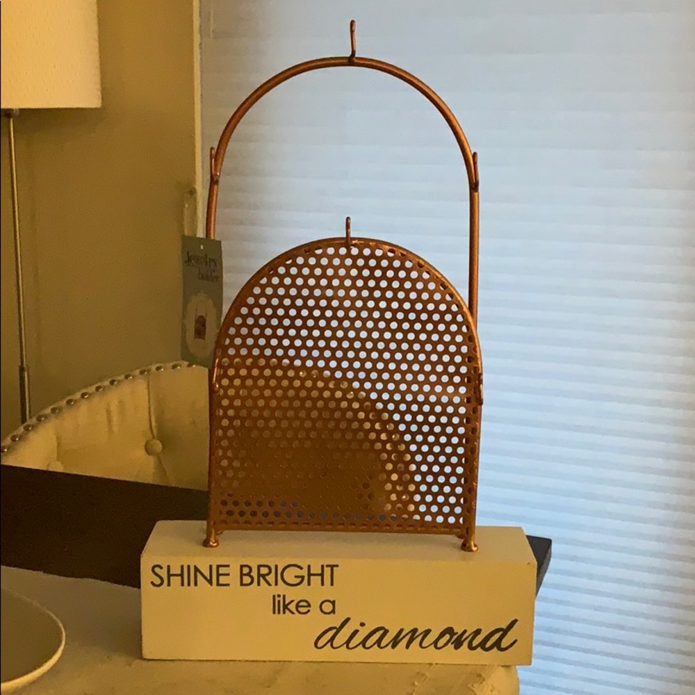 Rose gold jewelry holder